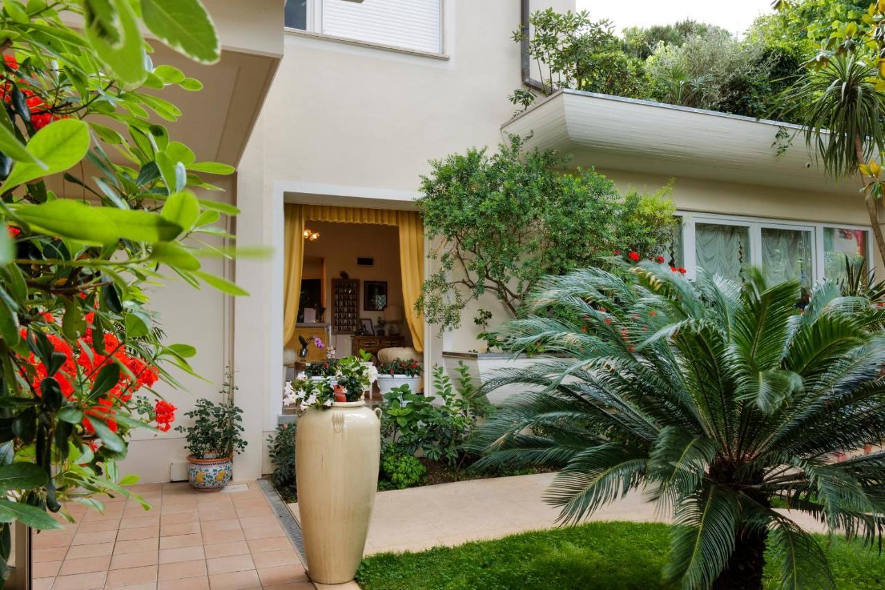 Hotel Sylvia Lido di Camaiore Ngoại thất bức ảnh