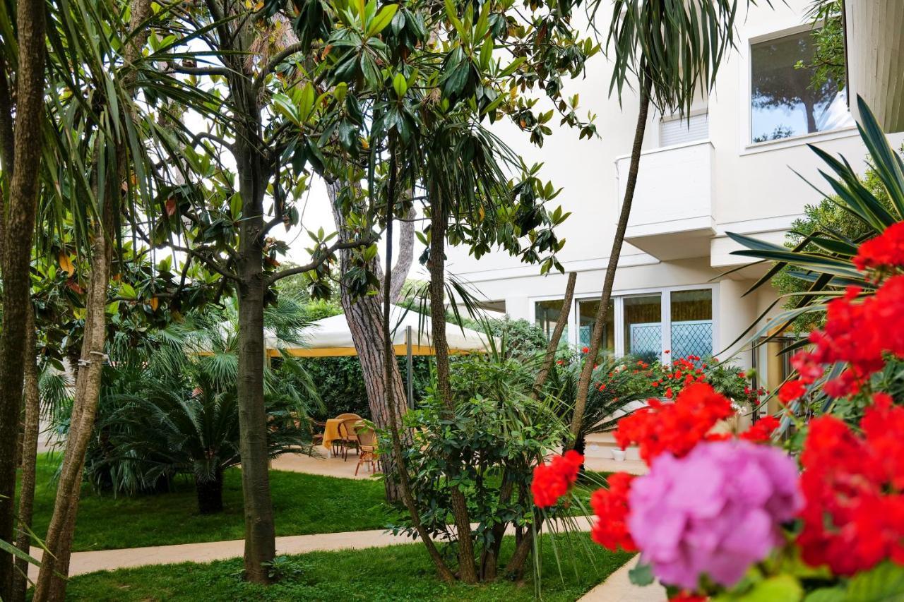 Hotel Sylvia Lido di Camaiore Ngoại thất bức ảnh