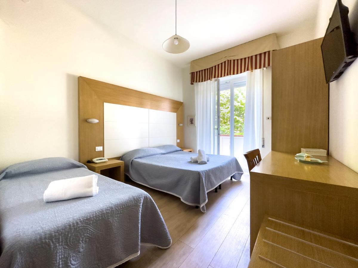 Hotel Sylvia Lido di Camaiore Ngoại thất bức ảnh