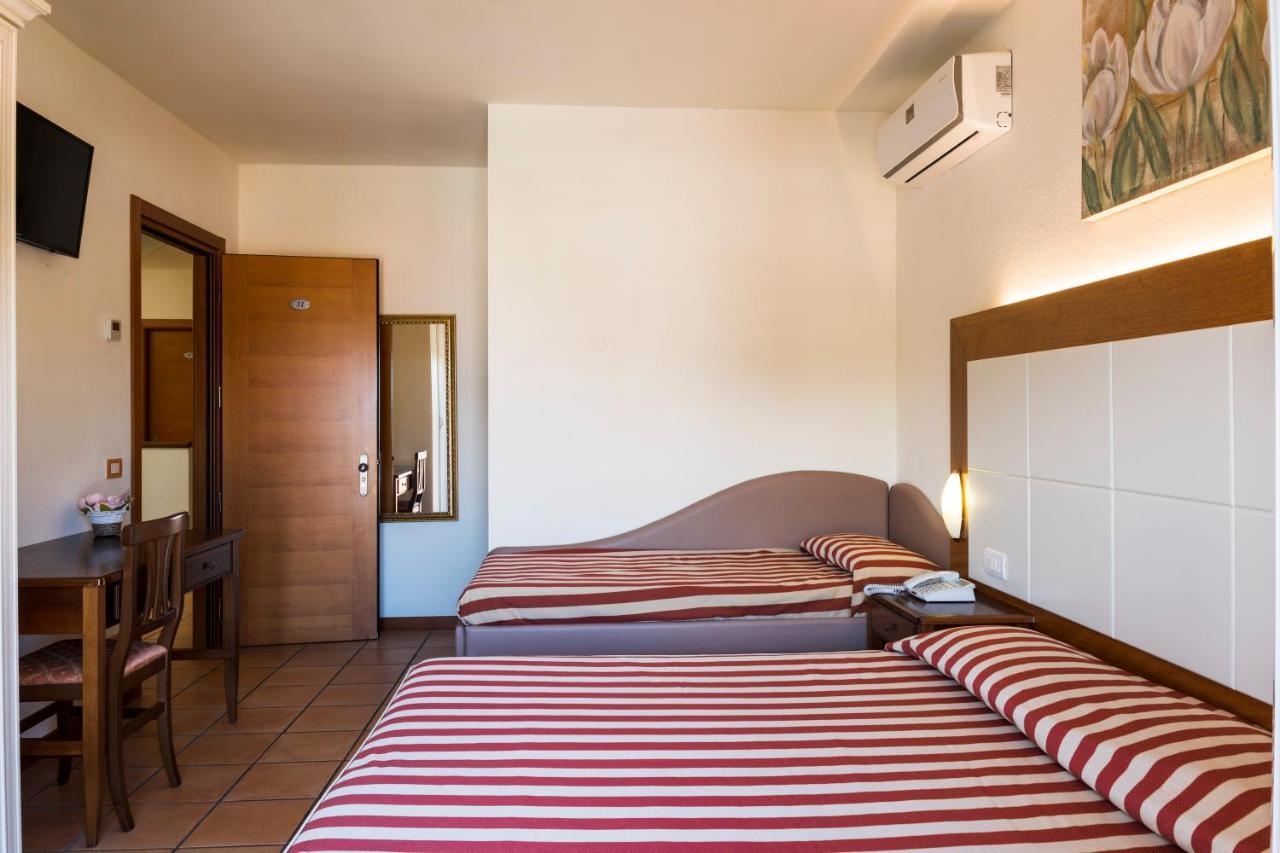 Hotel Sylvia Lido di Camaiore Ngoại thất bức ảnh